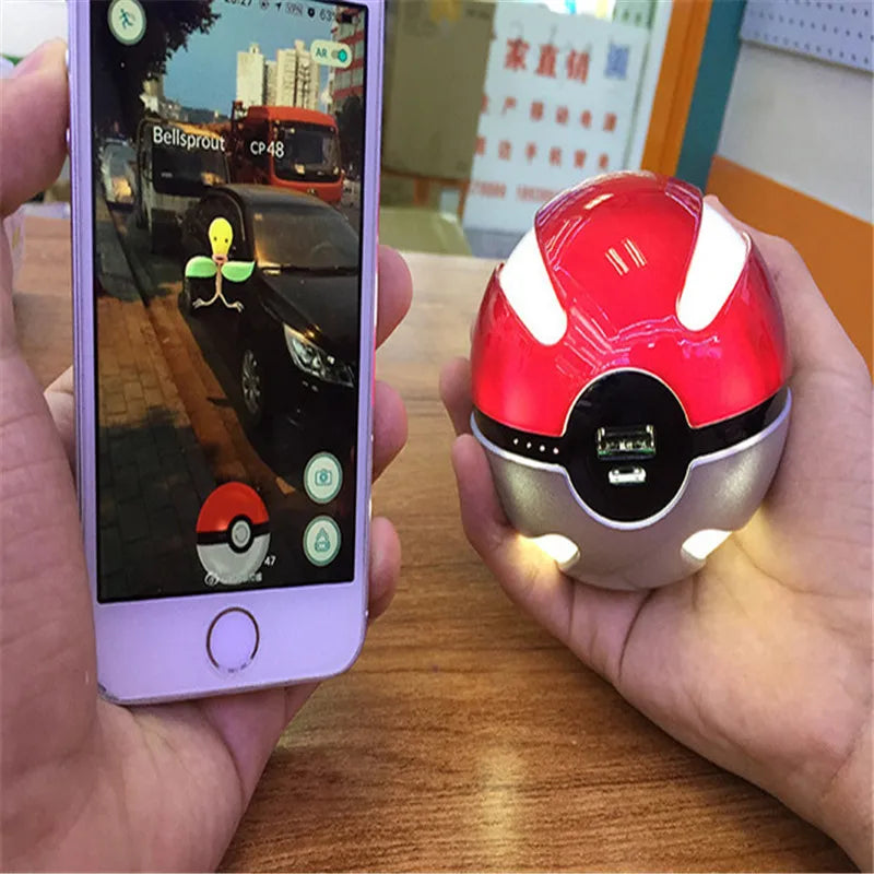 Pocket Poké Ball Power Bank
